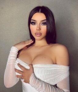 Rashel Kolaneci Wiki, Height, Weight, Age, Family, Boyfriend, Biography