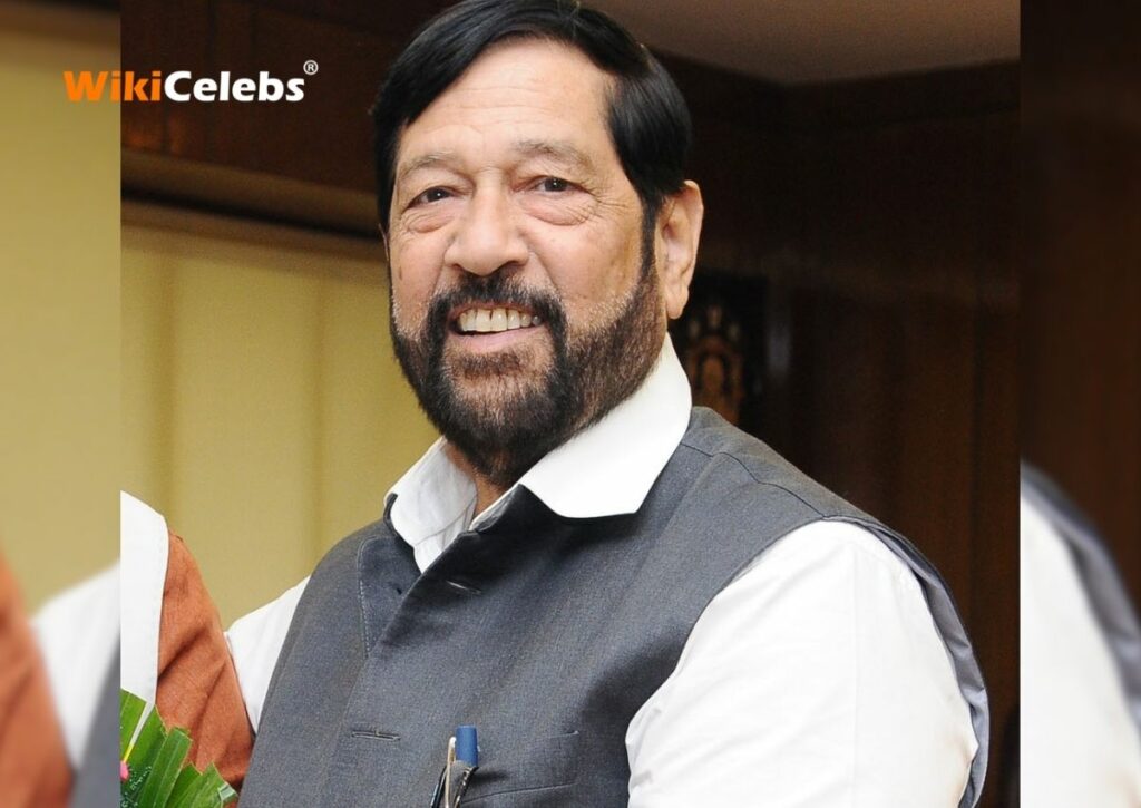 Girish Bapat Age, Death Cause, Wiki, Photos, Family, Kids, Wife, and More Girish Bapat
