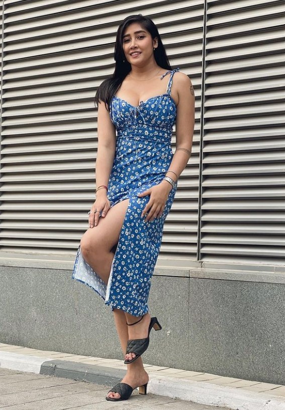 Sofia Ansari has a beautiful and charming personality with a height 5'5 tall
