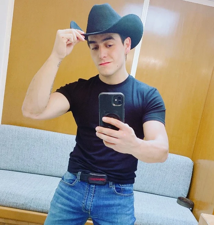 What is Julian Figueroa Net worth