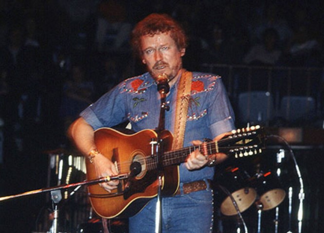 Elizabeth Moon's ex-husband (Gordon Lightfoot) died on 1 May 2023