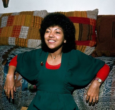 Linda Lewis Net Worth