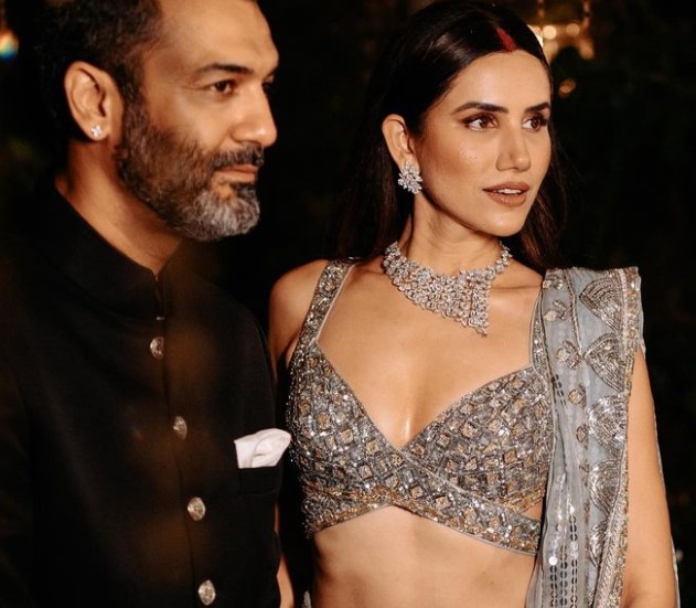 Ashesh Sajnani married his girlfriend Sonnalli Seygall