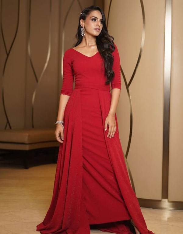 Vaidehi Nair height