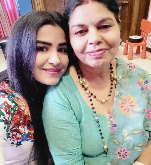 Shikha Malhotra with her mom