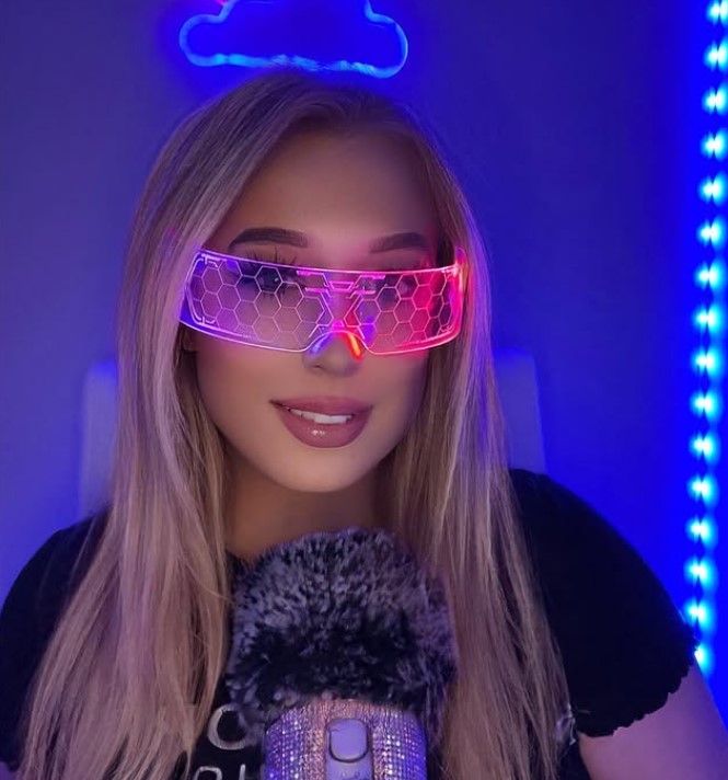 AsmrLinastar age
