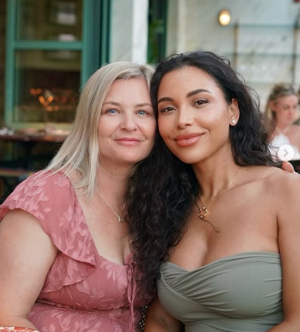 Chanel Coco Brown with her mom
