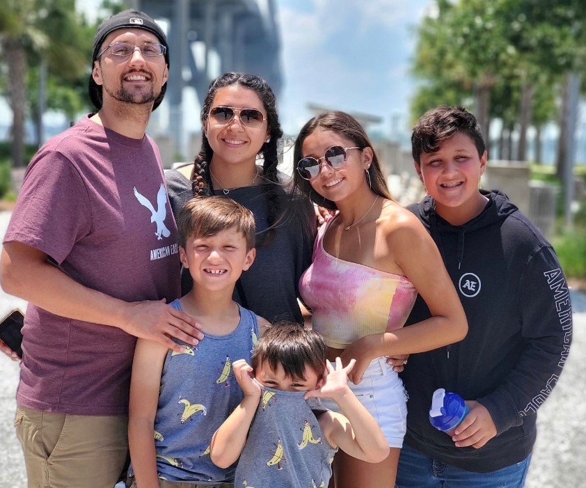 FGTeev Mom with her husband and kids