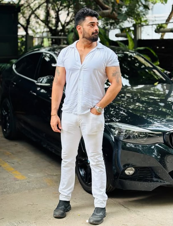 Gopinath Ravi height