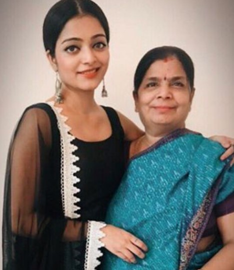 Janani Iyer with her mother