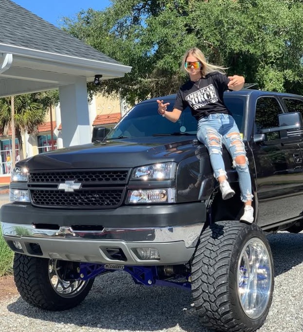Lindsay Bercosky bio