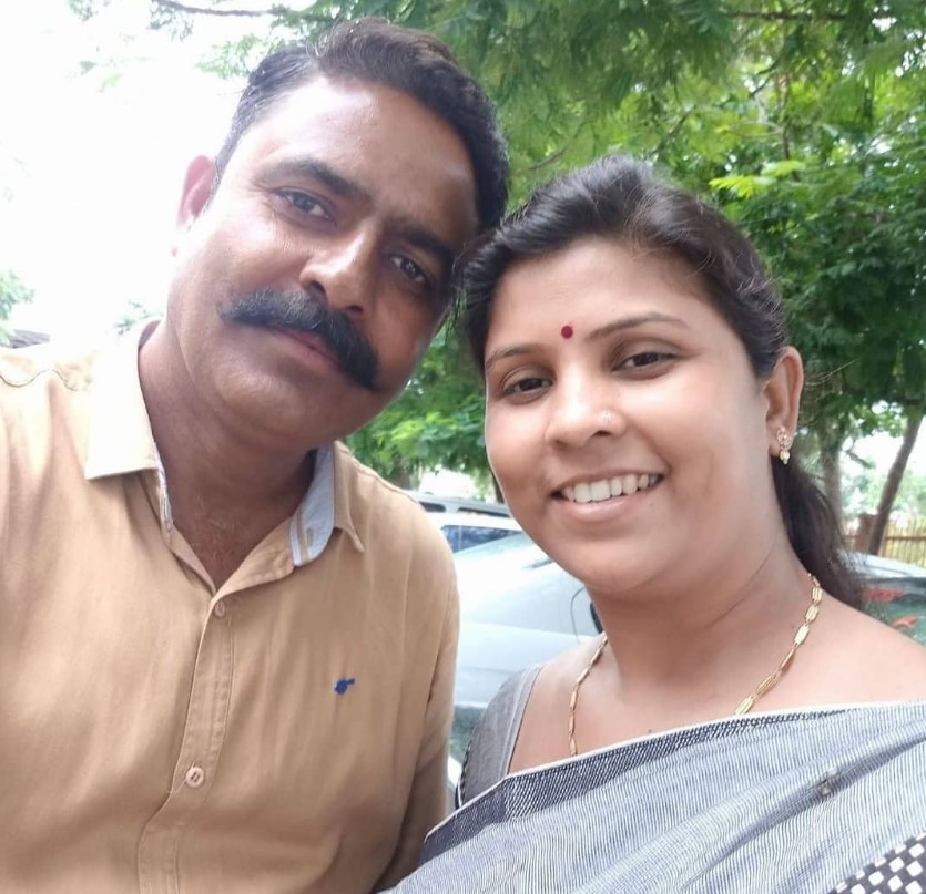 Prachi Hada's parents