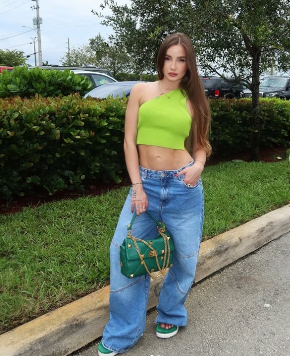 Anna Livya Padilha height