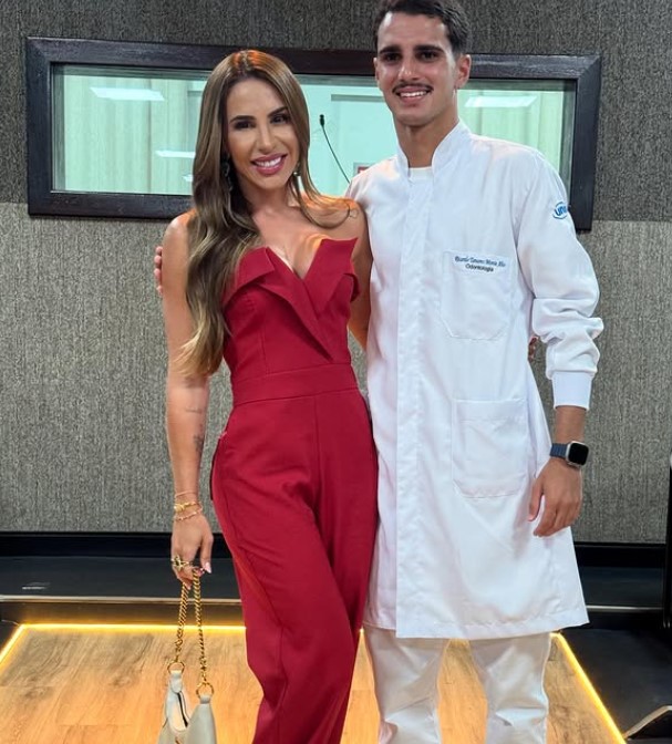 Bia Tavares with her son