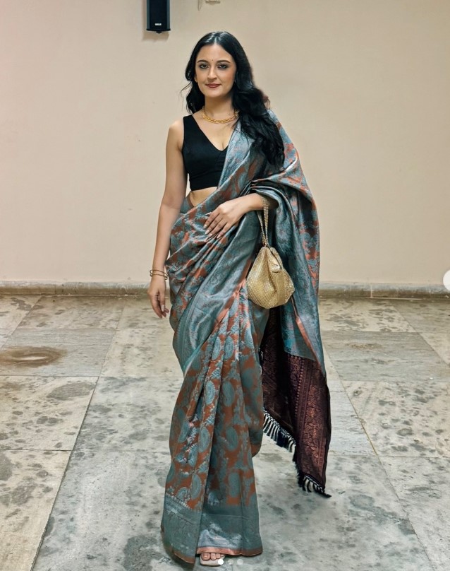 Bhavna Chauhan height