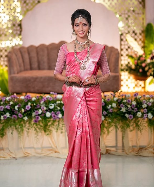 Deepika Damu height