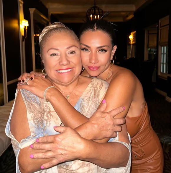 Diana Palomino with her mom