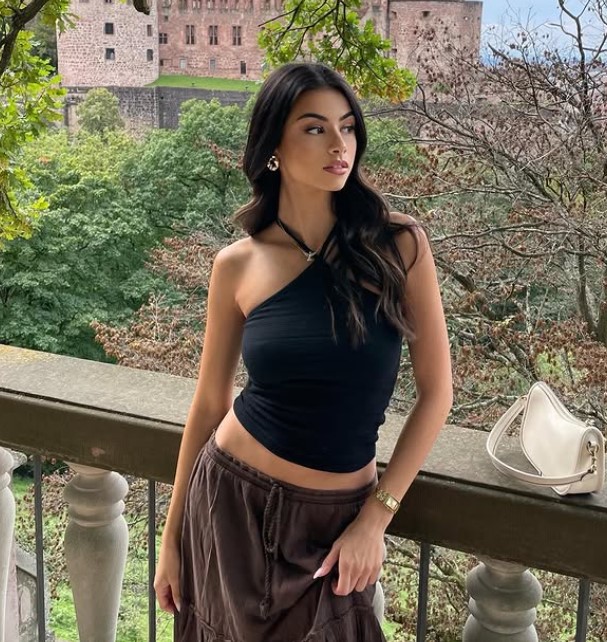 Loren Izabel bio
