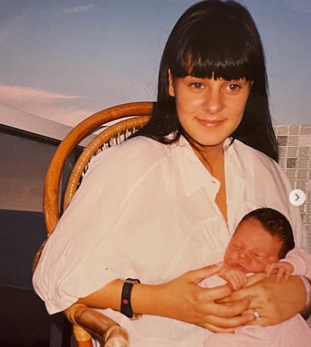 Maeva Marshall's childhood image with her mom