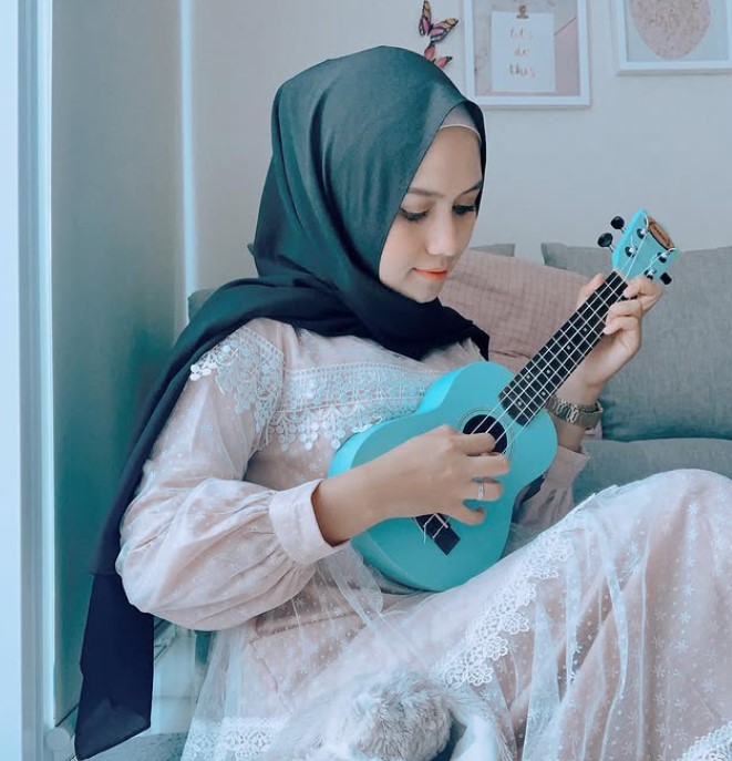 Raden Anggi Rospidia bio