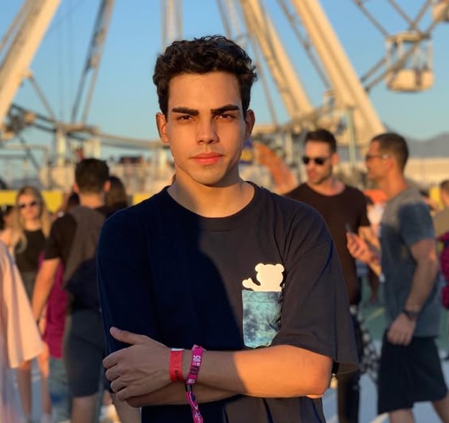 Tiago Justi Terra bio