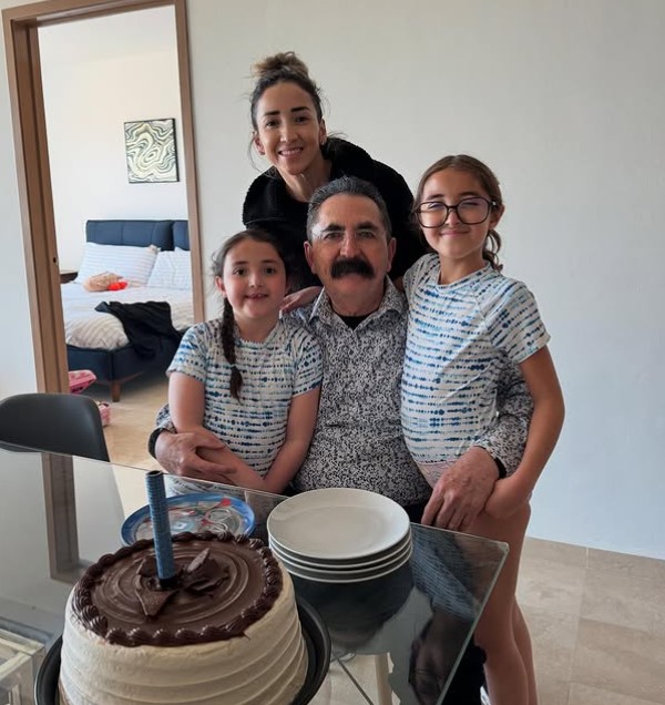 Belinda Urias with her father and daughters