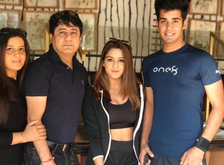 Insha Ghaii Kalra with her family