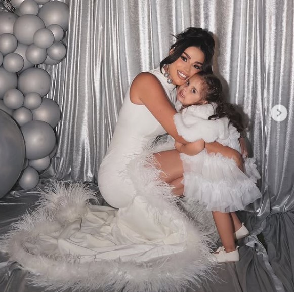 Mirna Tahan with her daughter