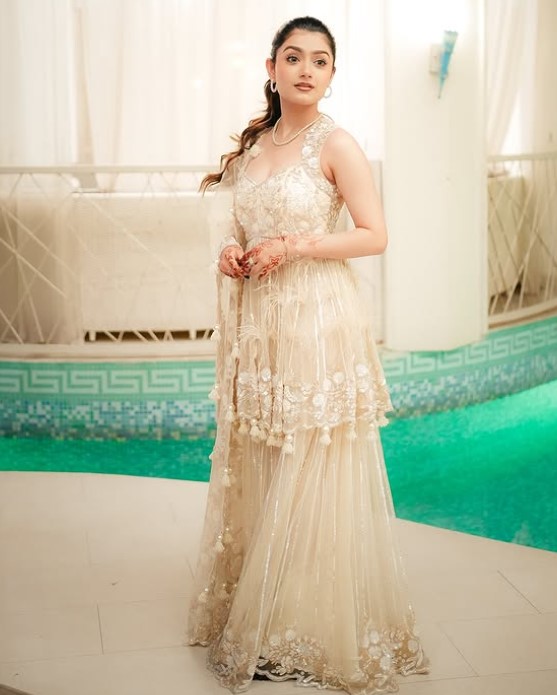 Amulya Rattan height