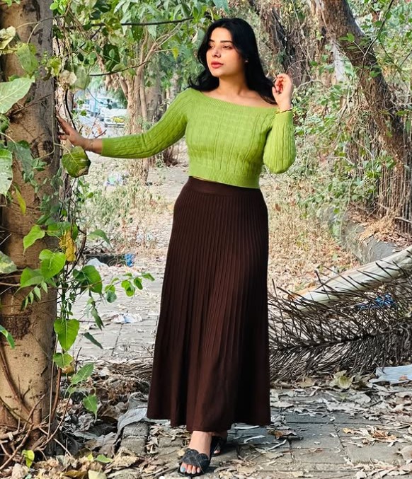 Anushka Srivastav height