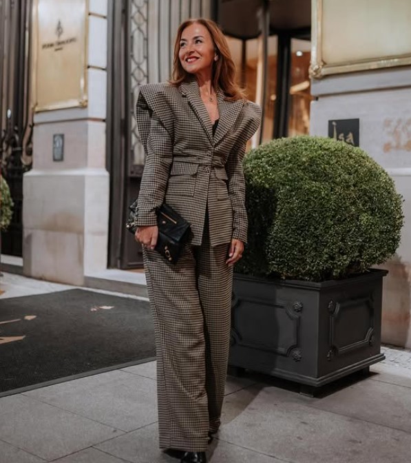 Carme Barcelo height
