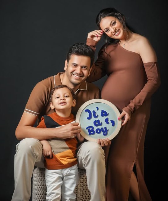 Kajol Srivastava with her husband and kid