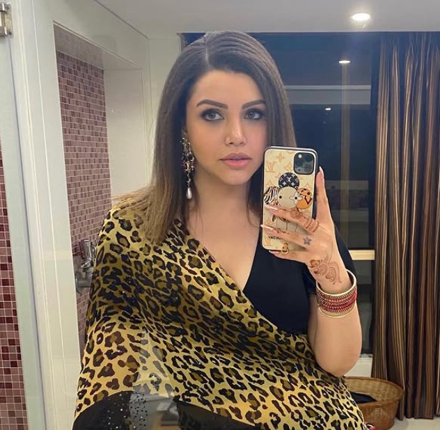 Kyra Dutt bio