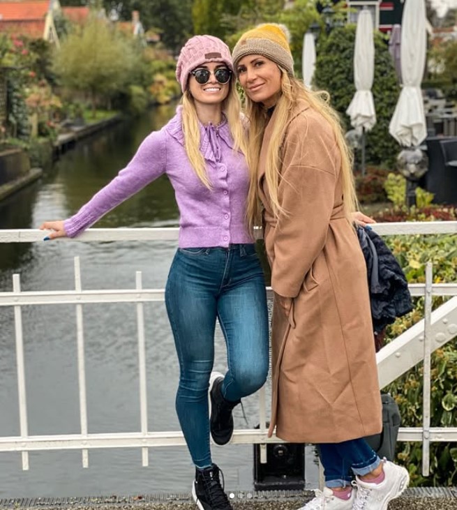 Michela Elías Repetto with her mother Giuliana Repetto Cordano