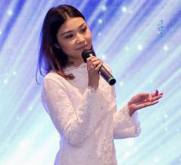 Nina Nadira career