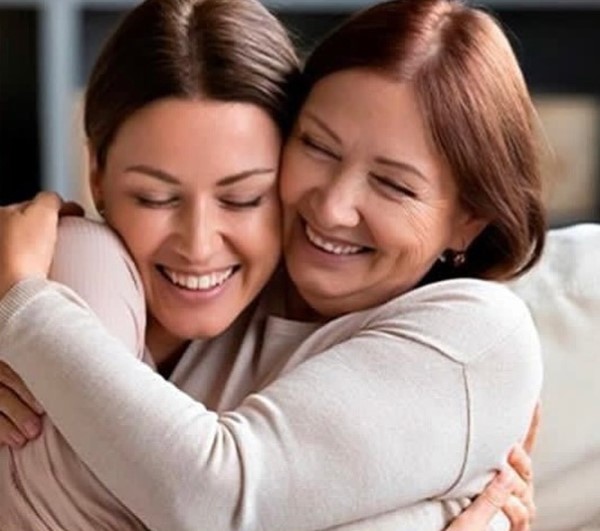 Olga Alberti with her mom