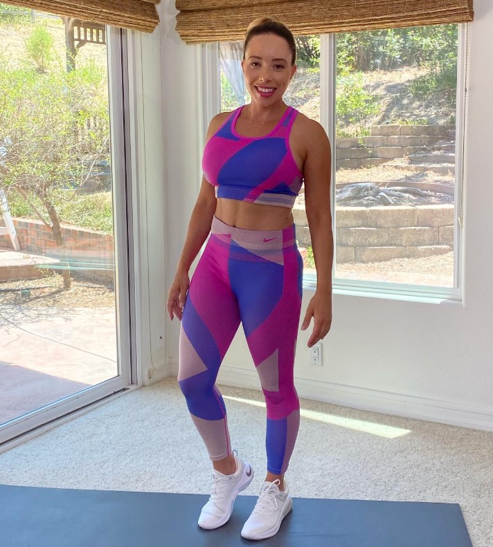 Samantha Clayton height