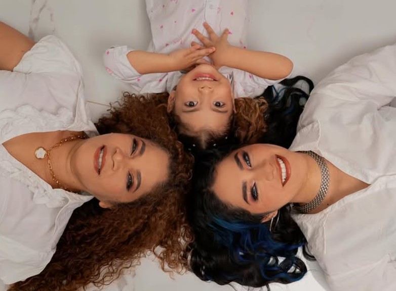 Sara Toscano with her mother and daughter