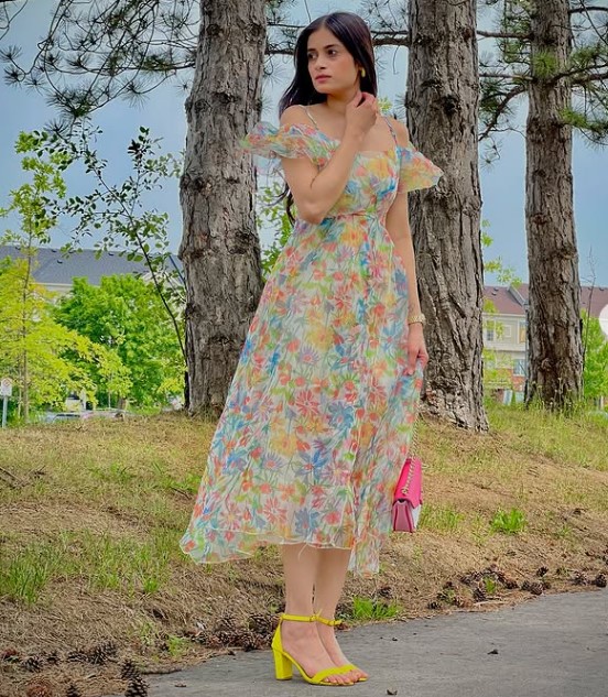 Shalini Suthar height