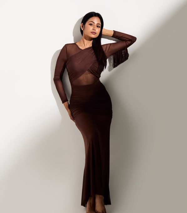 Gayathri Sri height