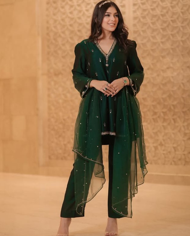 Ishita Chauhan height