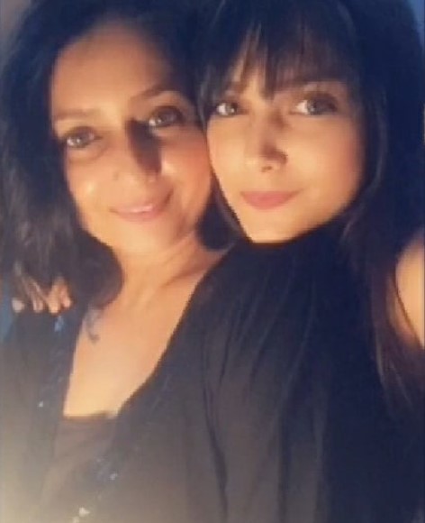 Ishita Chauhan with her mother