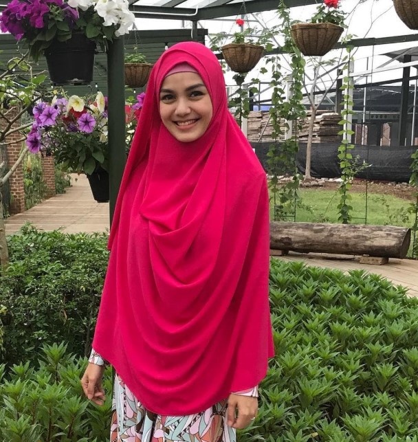 Nadya Almira wiki