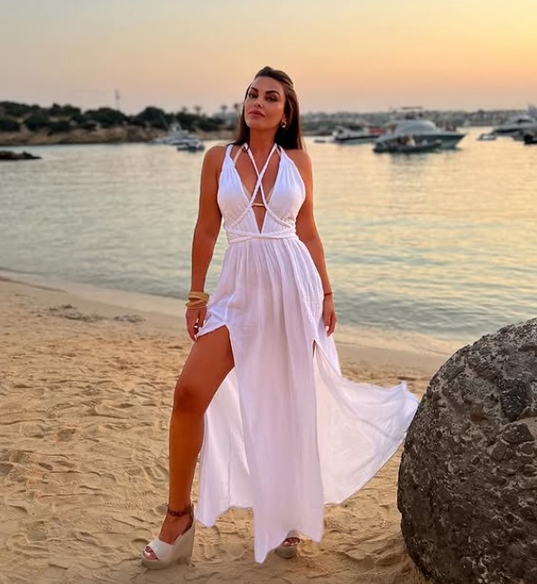 Sinem Umas height
