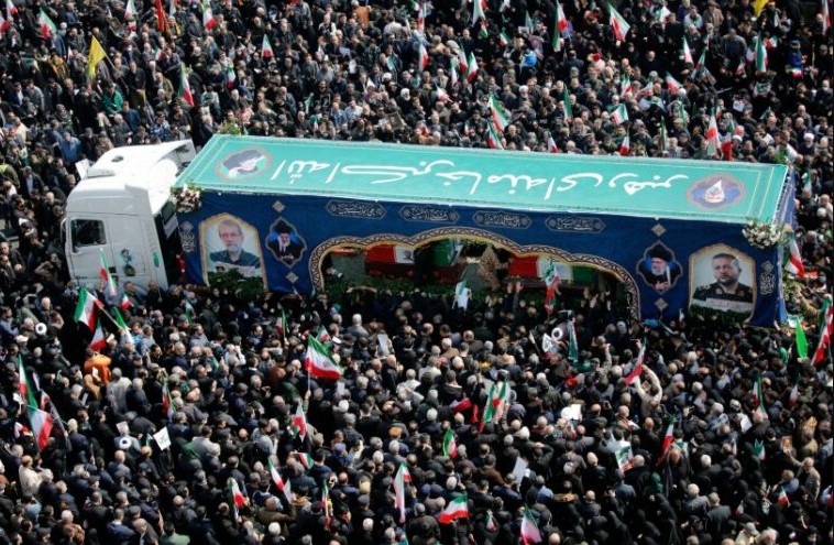 Thousands of people gathered to honour the two figures, Gholamreza Soleimani and Ali Larijani