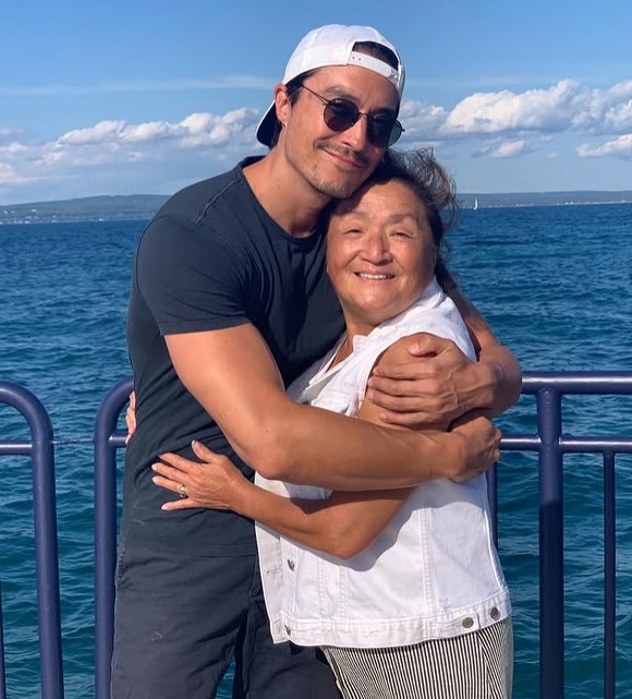 Daniel Henney with his mother