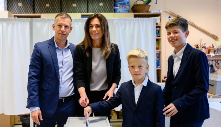 Péter Magyar with his ex-wife and kids
