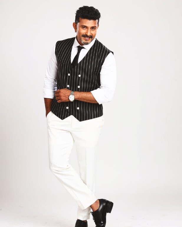 Dileep Raj height