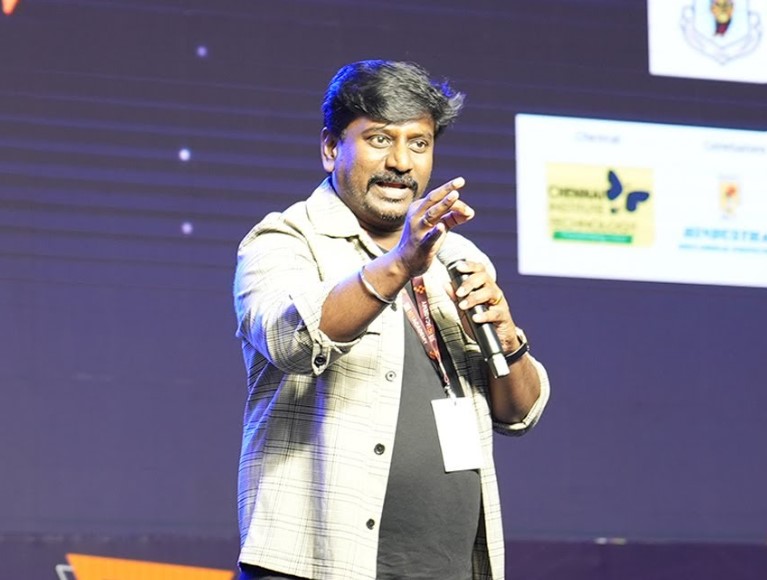 Rajmohan Arumugam while delivering a lecture at an educational institution in Chennai