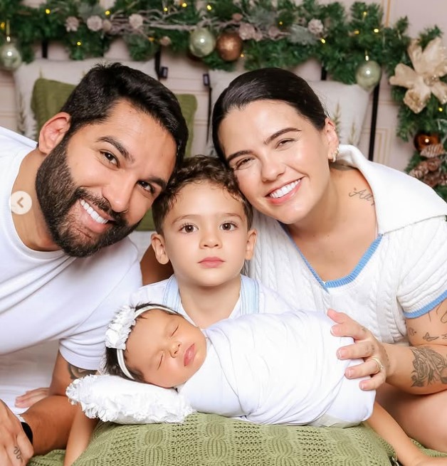 Sunaika Souza with her husband and kids